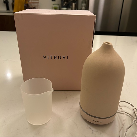 Vitruvi ceramic diffuser - Picture 1 of 6